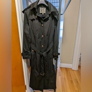 Women’s London Fog Trench Coat. Tall Large